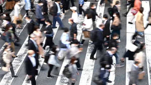 違う速さで歩けば違う景色が見える、というスピーチの盲点。 トップ画像
