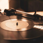 【 レコードプレーヤー 】音楽前のスクラッチノイズから学ぶスピーチの趣