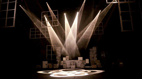 舞台演劇の転換や暗転をスピーチやプレゼンの演出に応用する間(ま)の技術 トップ画像