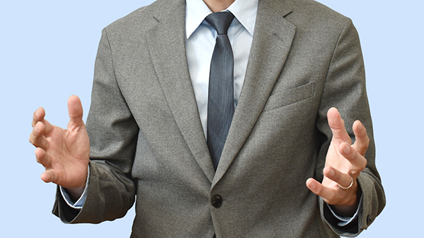 ジェスチャーを自然に見せる簡単なコツは指先に力を入れないこと トップ画像