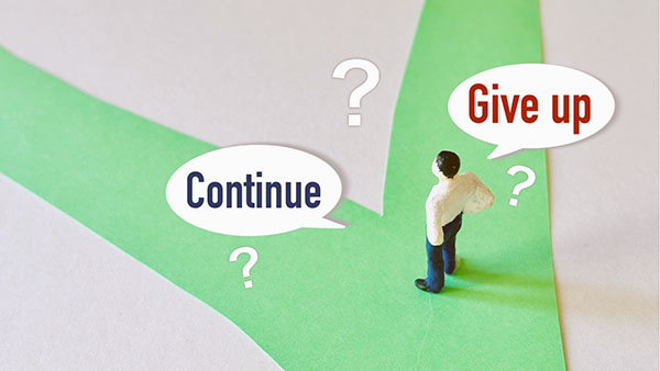 続けるか諦めるかの分岐点を毎日意識して判断する習慣をつけて トップ画像