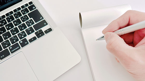 スピーチのテーマを探すならネット検索の結果項目を批判的に眺めて除外する トップ画像