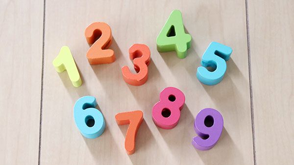 英語スピーチ冒頭でデータを示すことで聴衆に心地よい緊張感を生み出す発想術 トップ画像