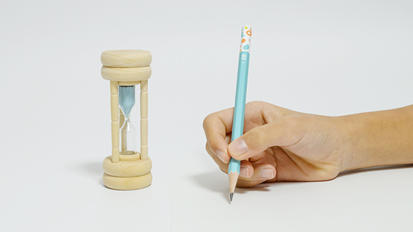 制限時間が4分程度の短い英語スピーチは発表時間が長い8分版より簡単か？ トップ画像